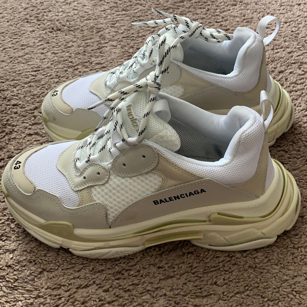 Balenciaga’s triple s no box